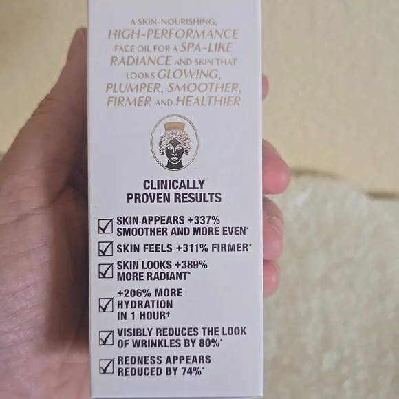 Charlotte Tilbury Collagen Superfusion Facial Oil - Gold and White